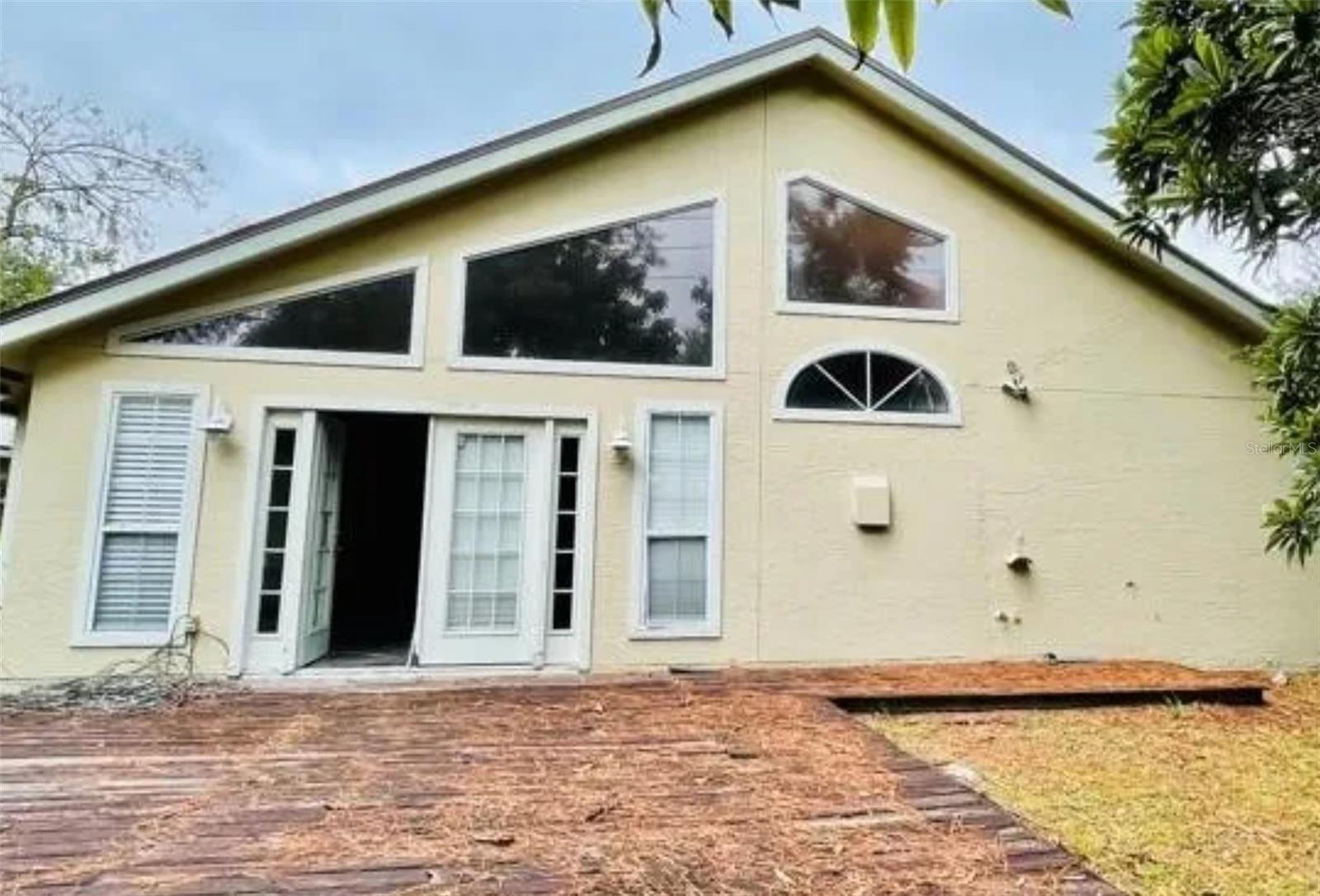 211 S SHADOWBAY BOULEVARD