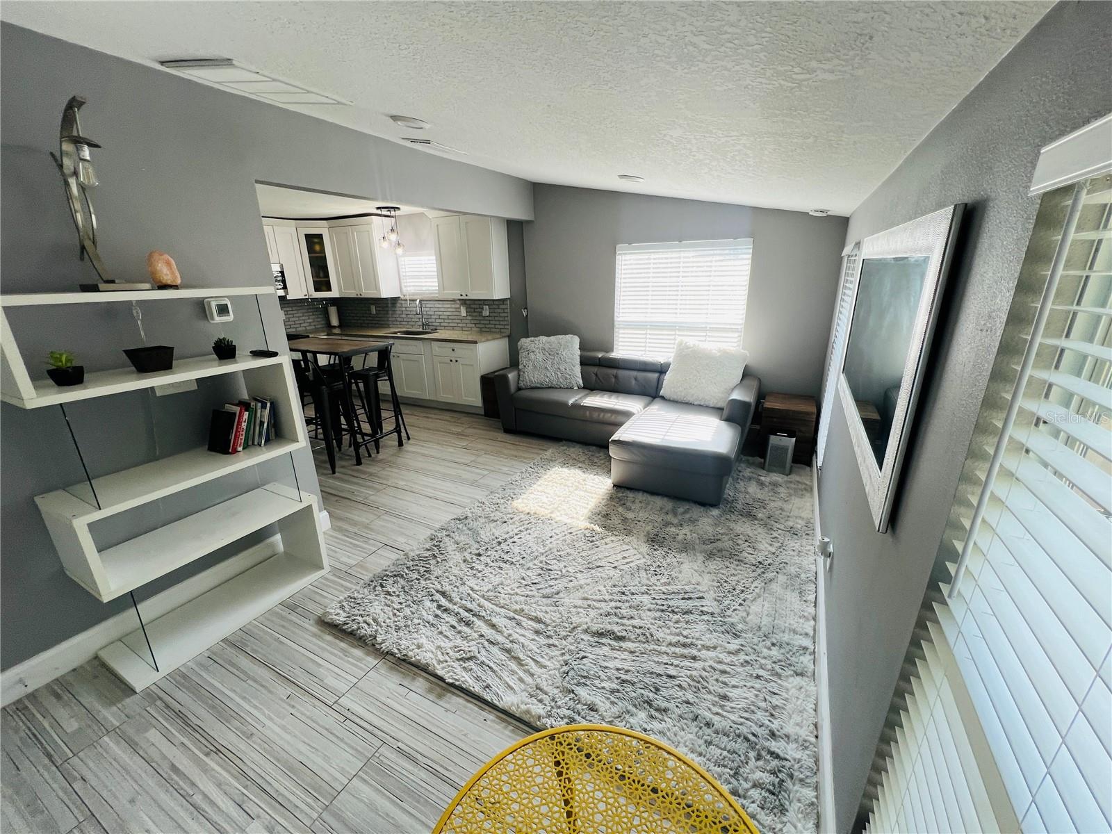 AVON SPGS - Residential Lease