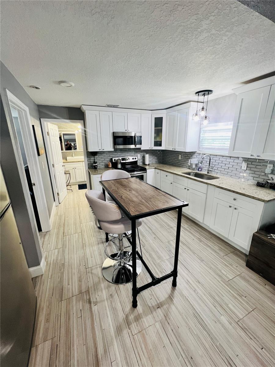 AVON SPGS - Residential Lease