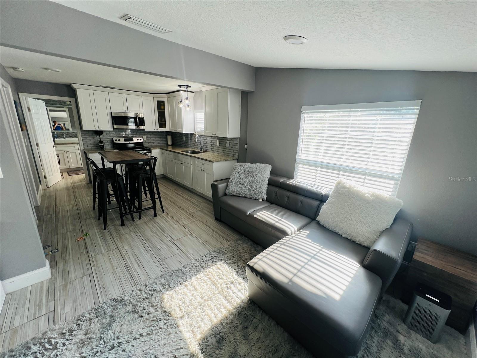 AVON SPGS - Residential Lease