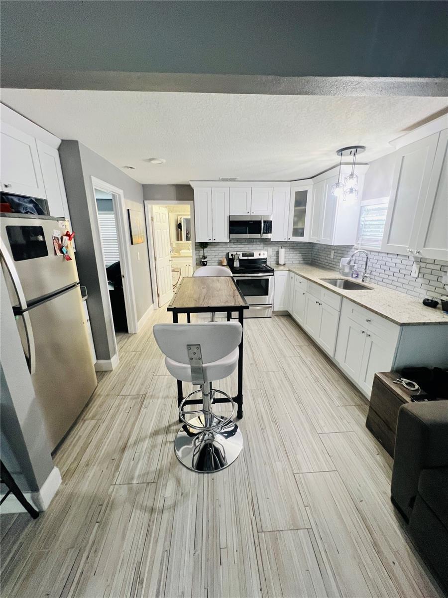 AVON SPGS - Residential Lease