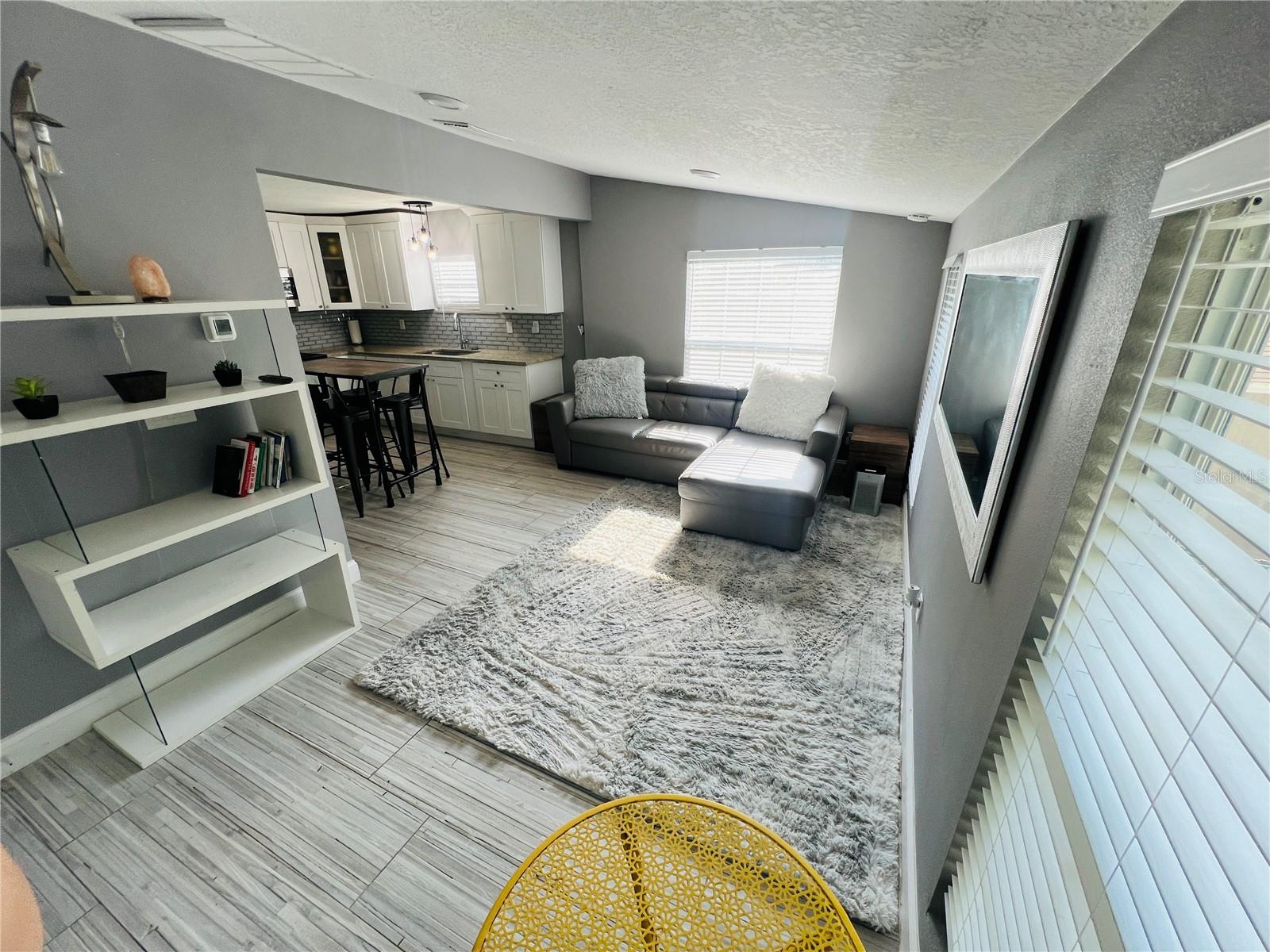 AVON SPGS - Residential Lease