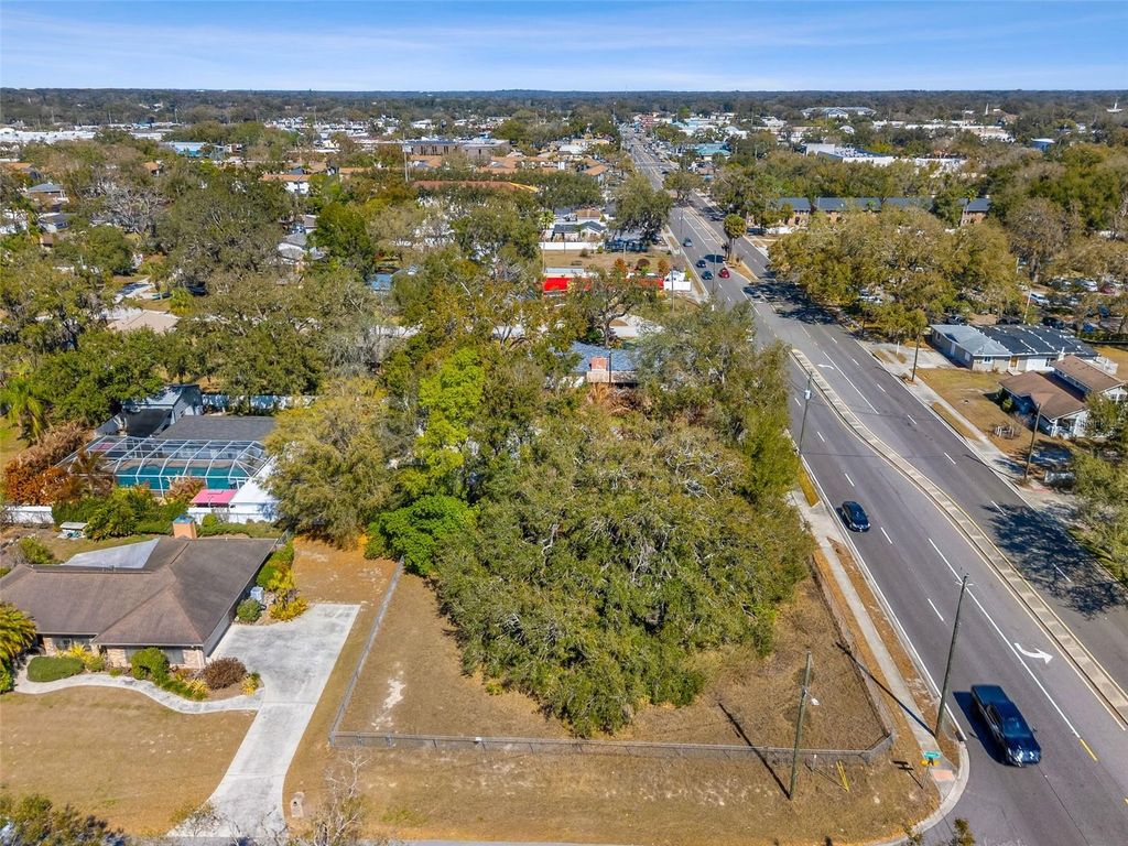 Photo of 702 Westwood Dr, Brandon, FL 33511 (MLS # TB8449539)