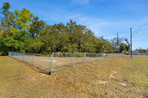 702 WESTWOOD DR, BRANDON, FL 33511 - Image ca40f8d99417a05b0103e3b5a27d578d/3554338801