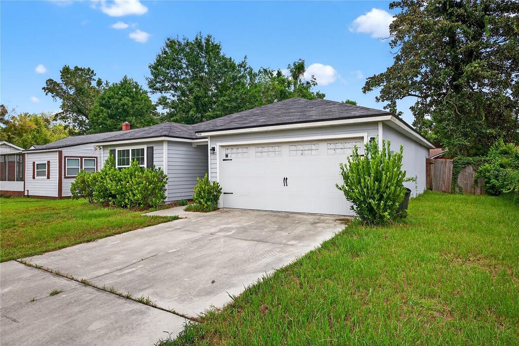 Photo of 5315 Colonial Avenue, Jacksonville, FL 32210 (MLS # GC540593)