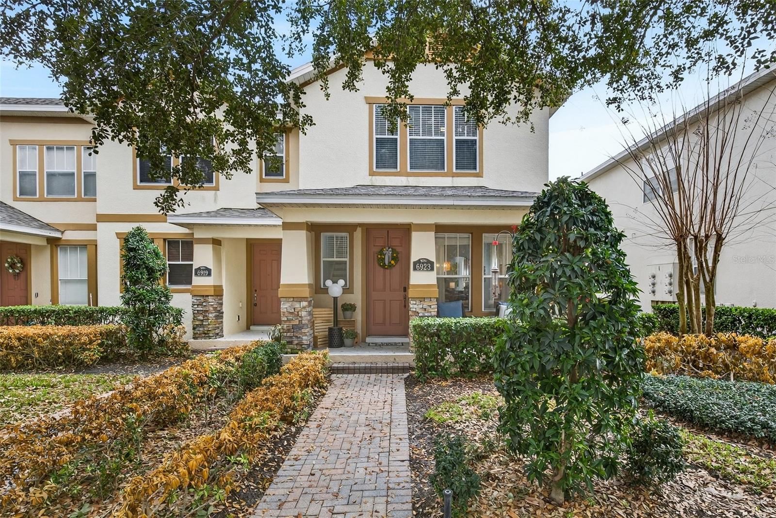 SIGNATURE LAKES - Residential