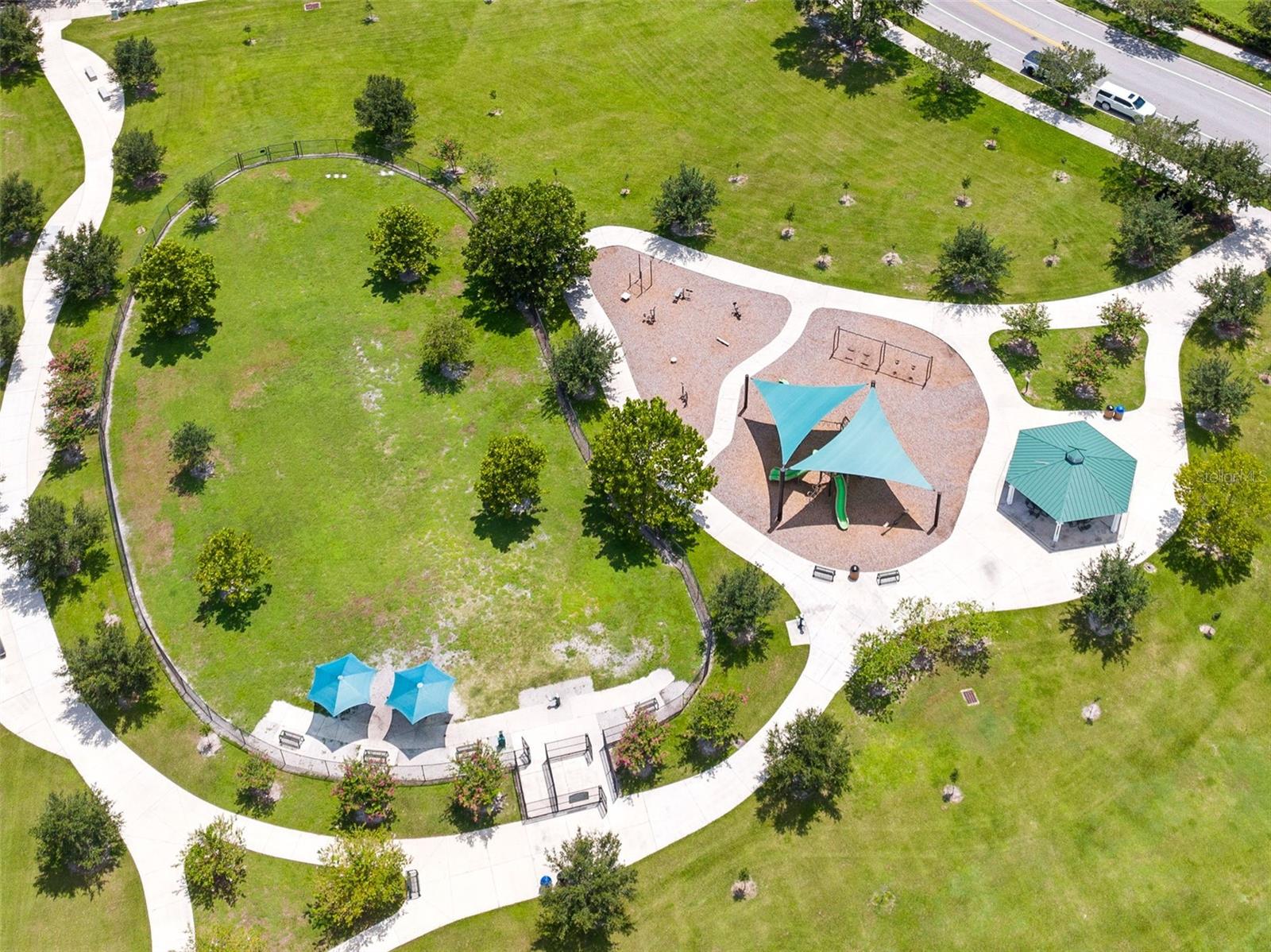 SIGNATURE LAKES - Residential