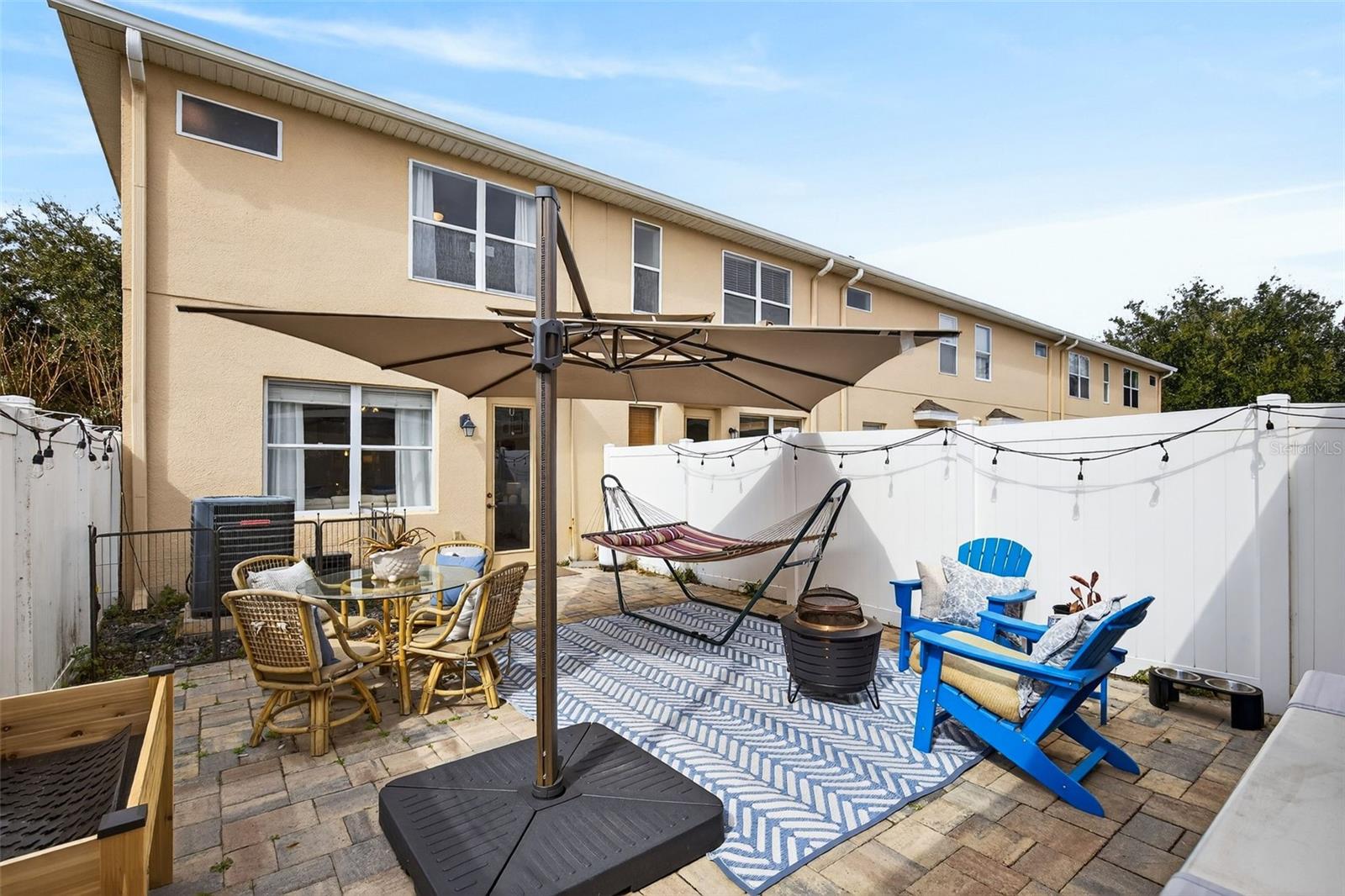 SIGNATURE LAKES - Residential