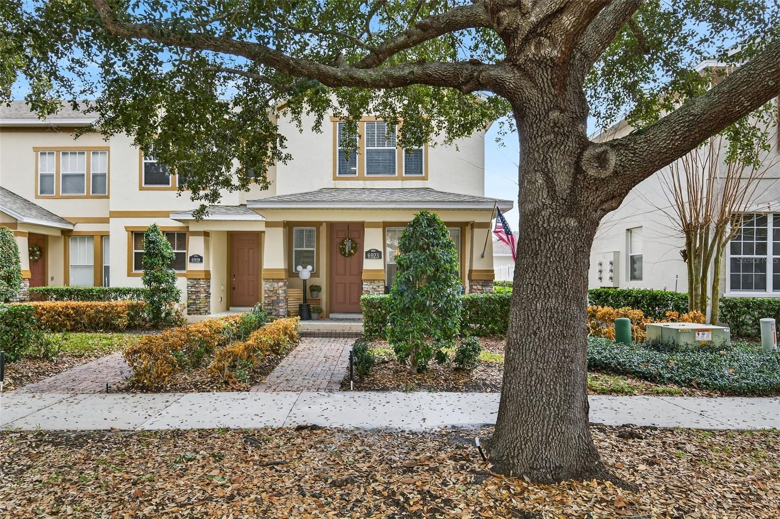 SIGNATURE LAKES - Residential