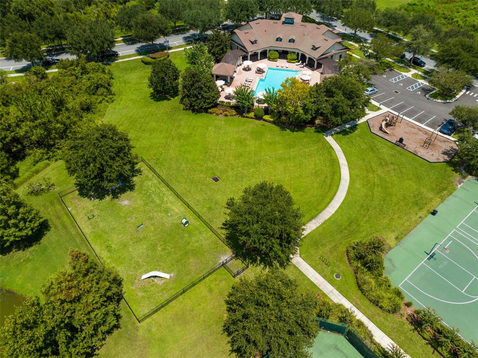 SIGNATURE LAKES - Residential