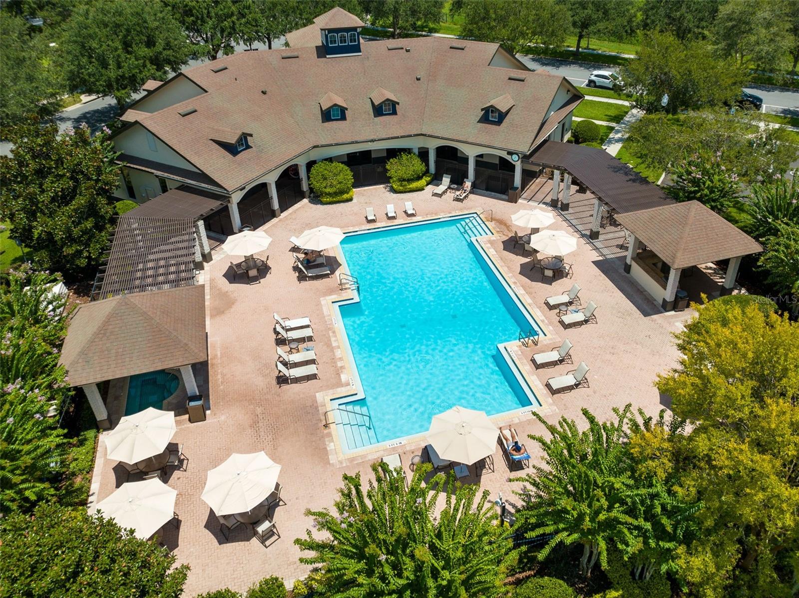 SIGNATURE LAKES - Residential