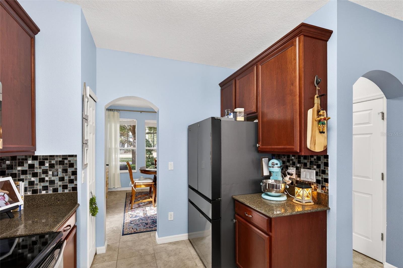 SIGNATURE LAKES - Residential