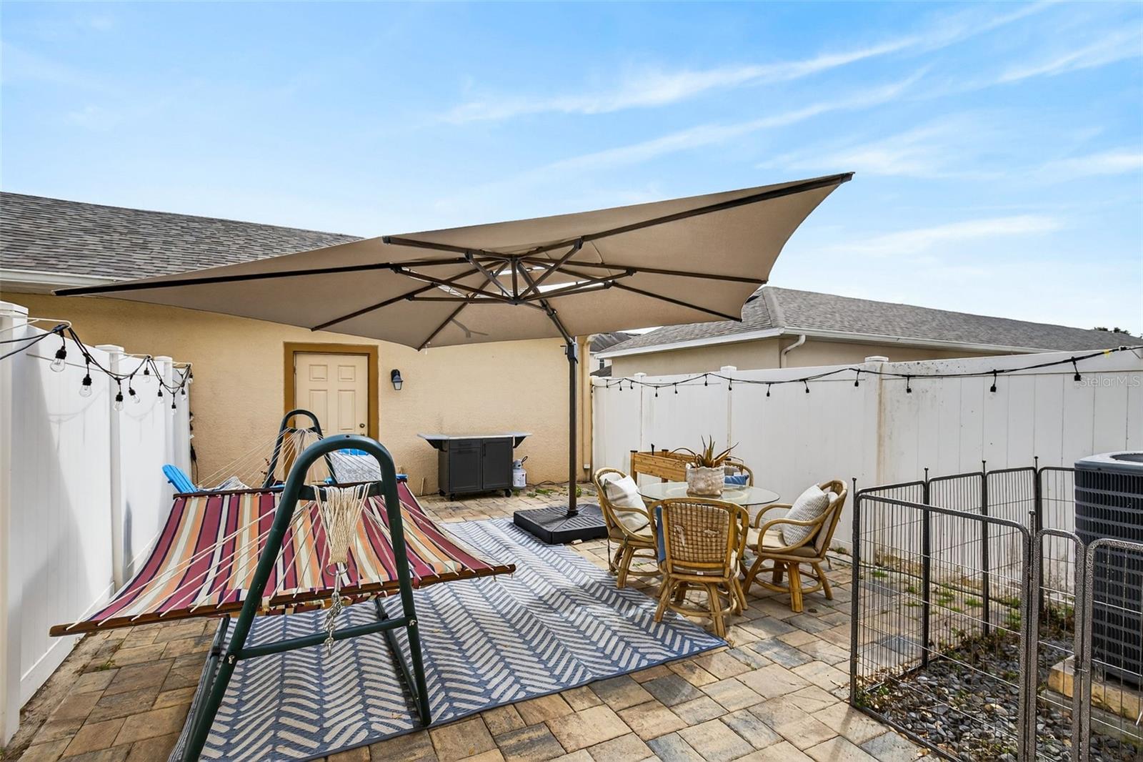 SIGNATURE LAKES - Residential