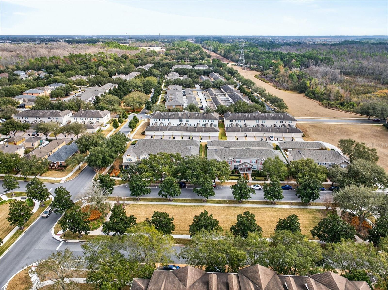 SIGNATURE LAKES - Residential