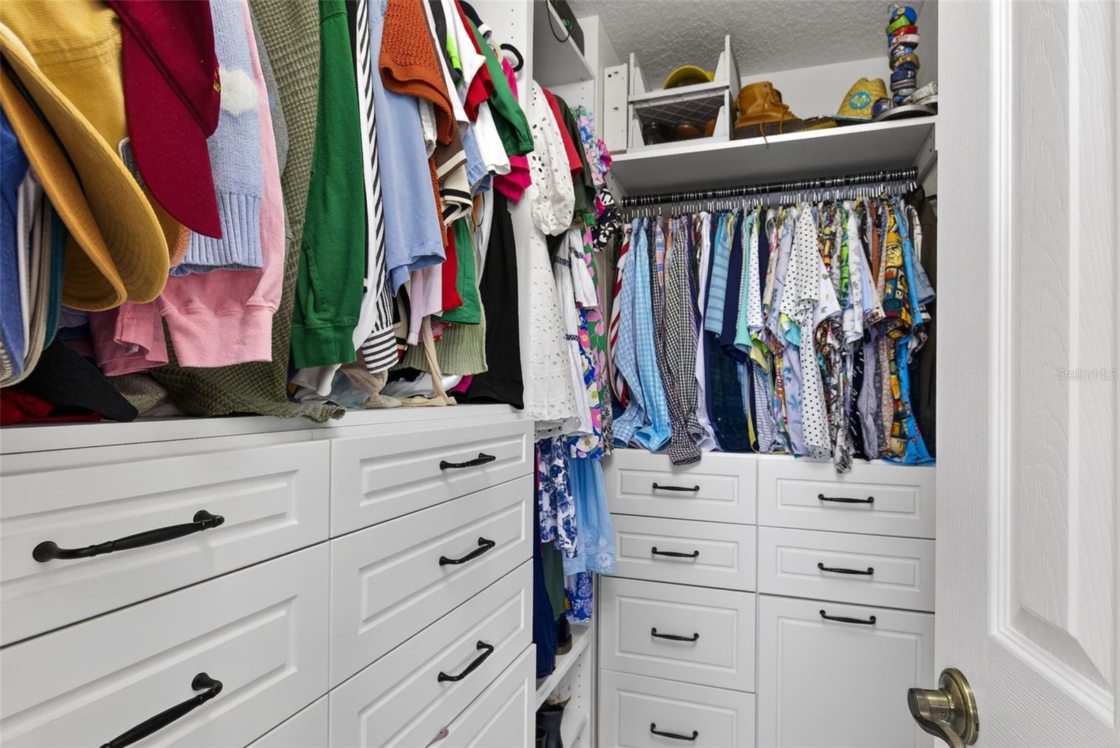 SIGNATURE LAKES - Residential