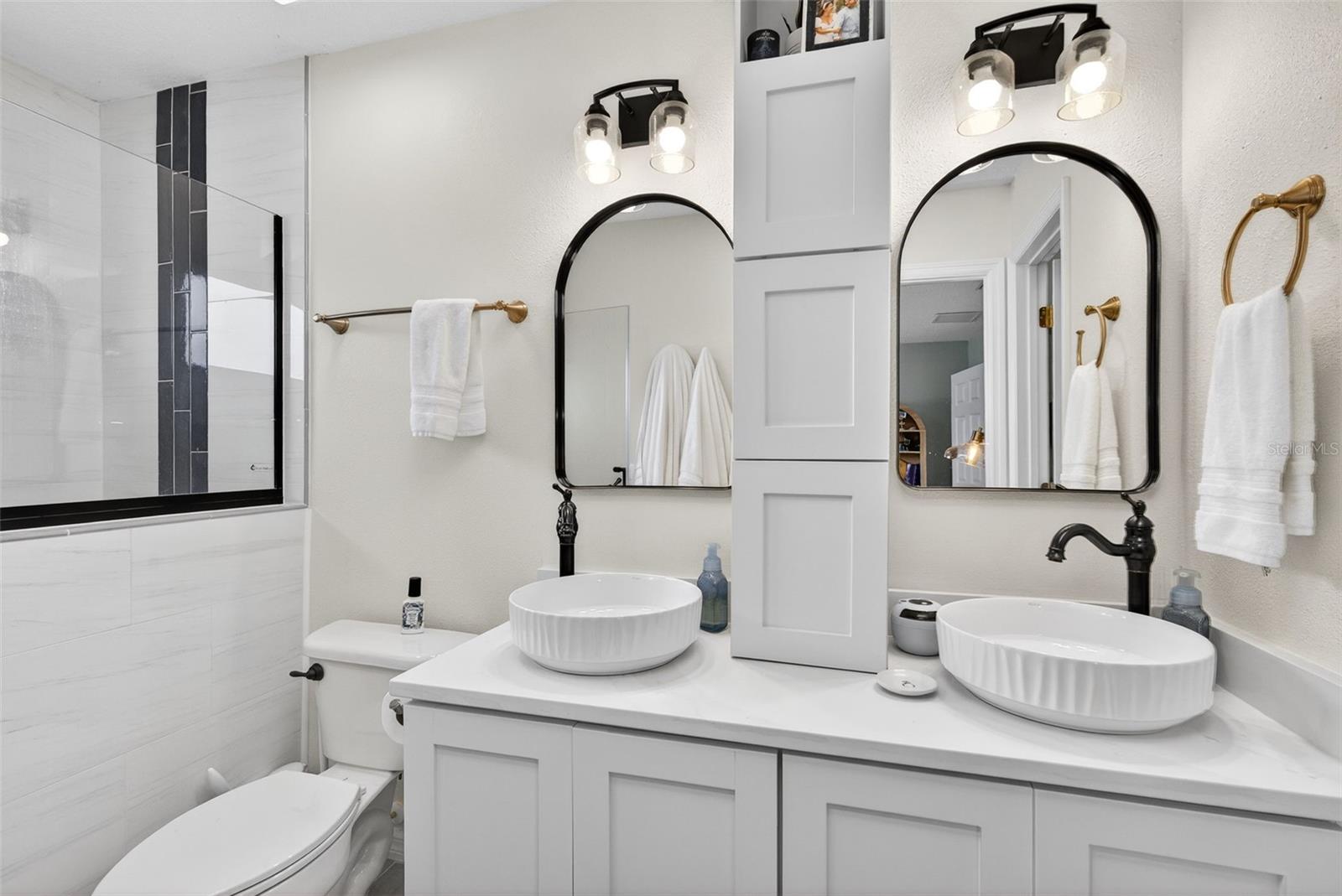 SIGNATURE LAKES - Residential