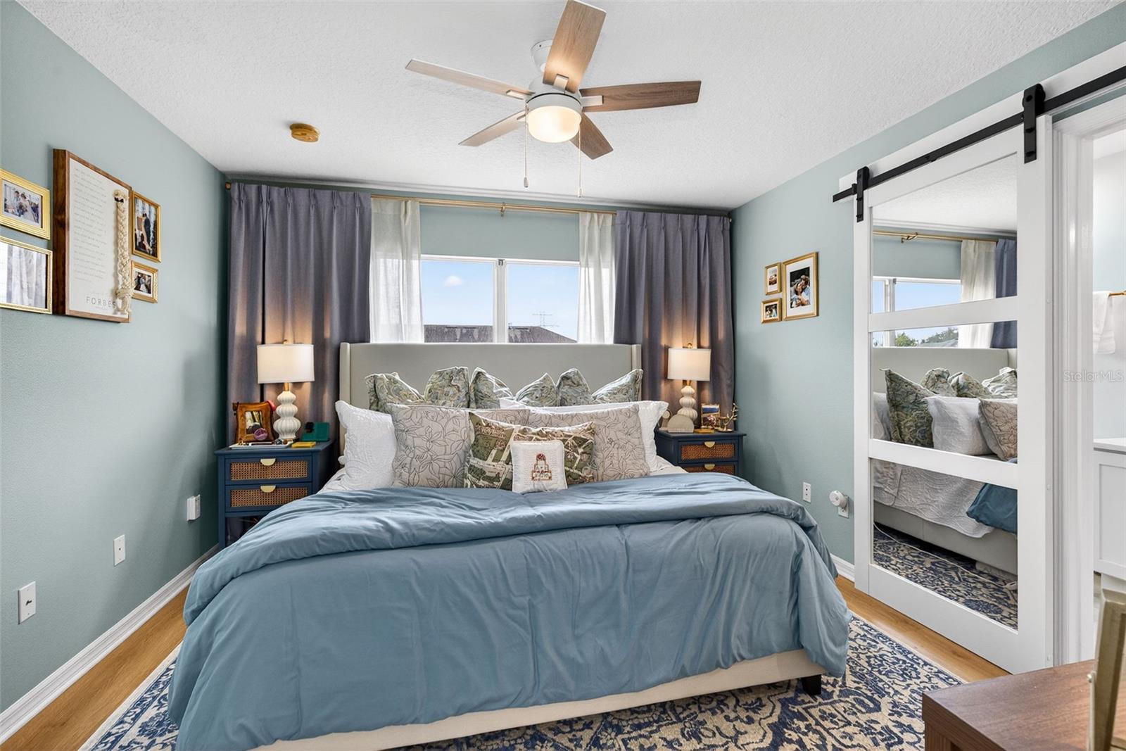 SIGNATURE LAKES - Residential