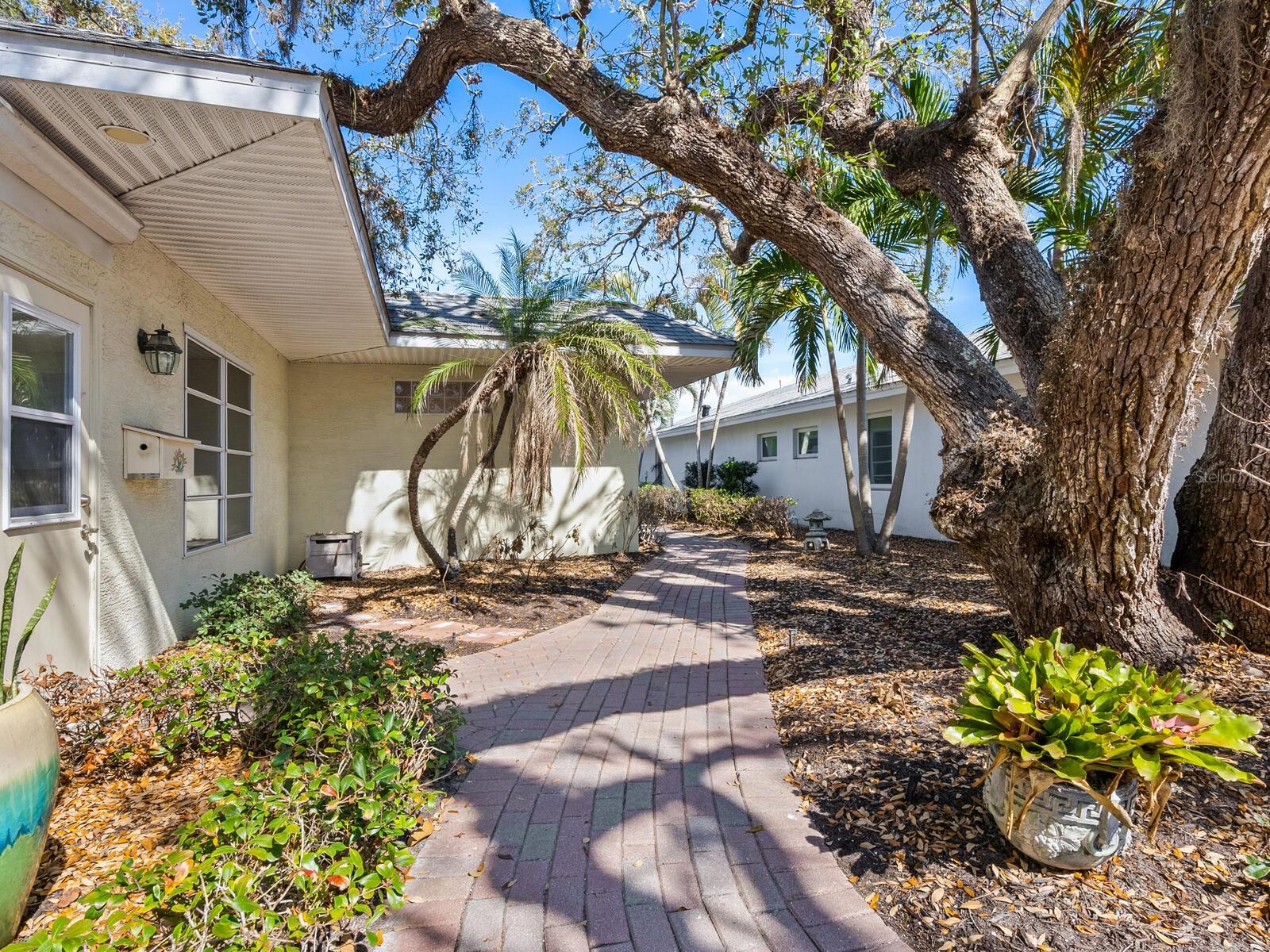 POLYNESIAN GARDENS - Residential