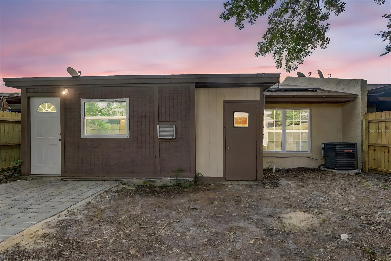 ROYAL MANOR VILLAS - Residential