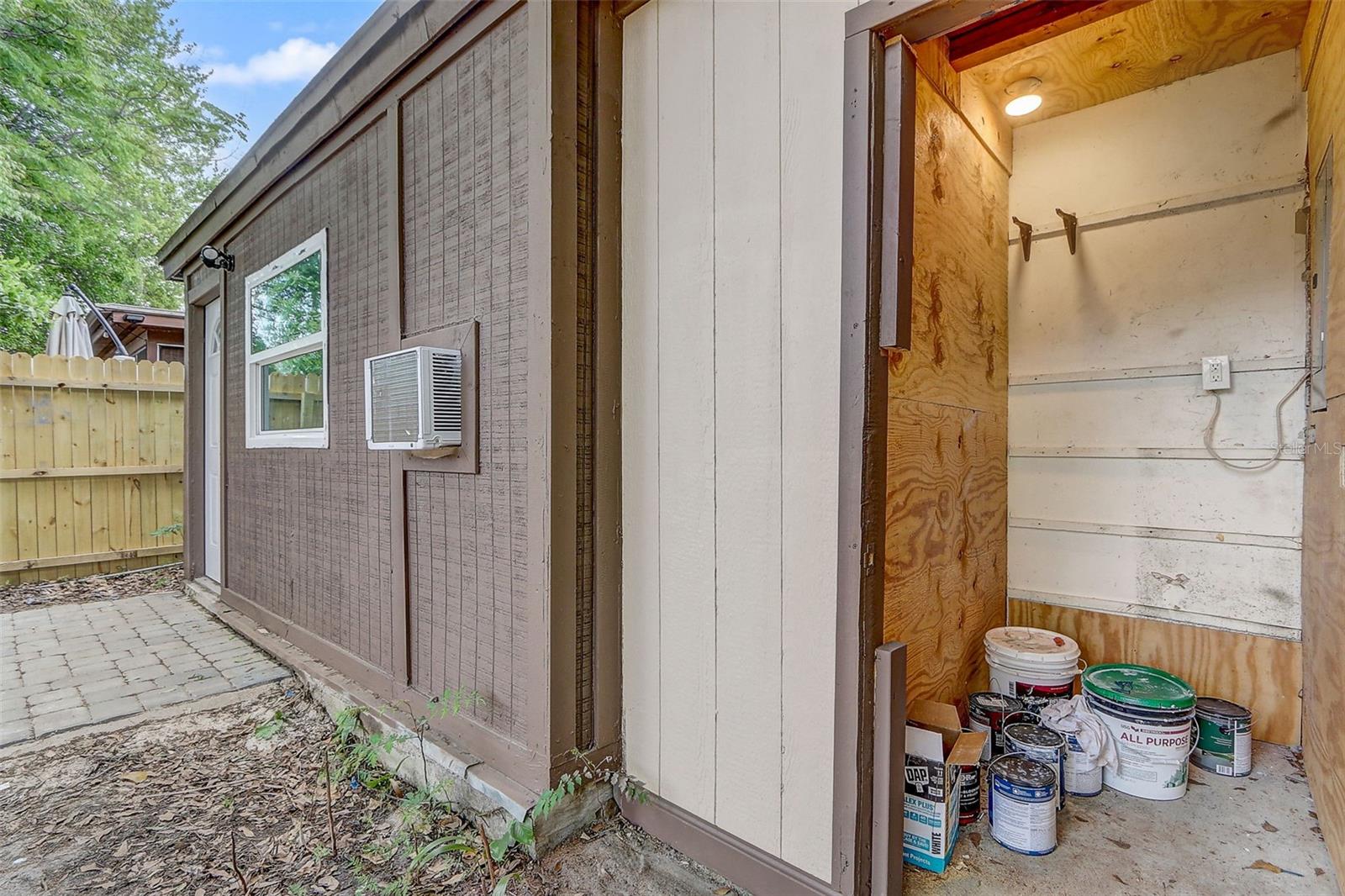 ROYAL MANOR VILLAS - Residential