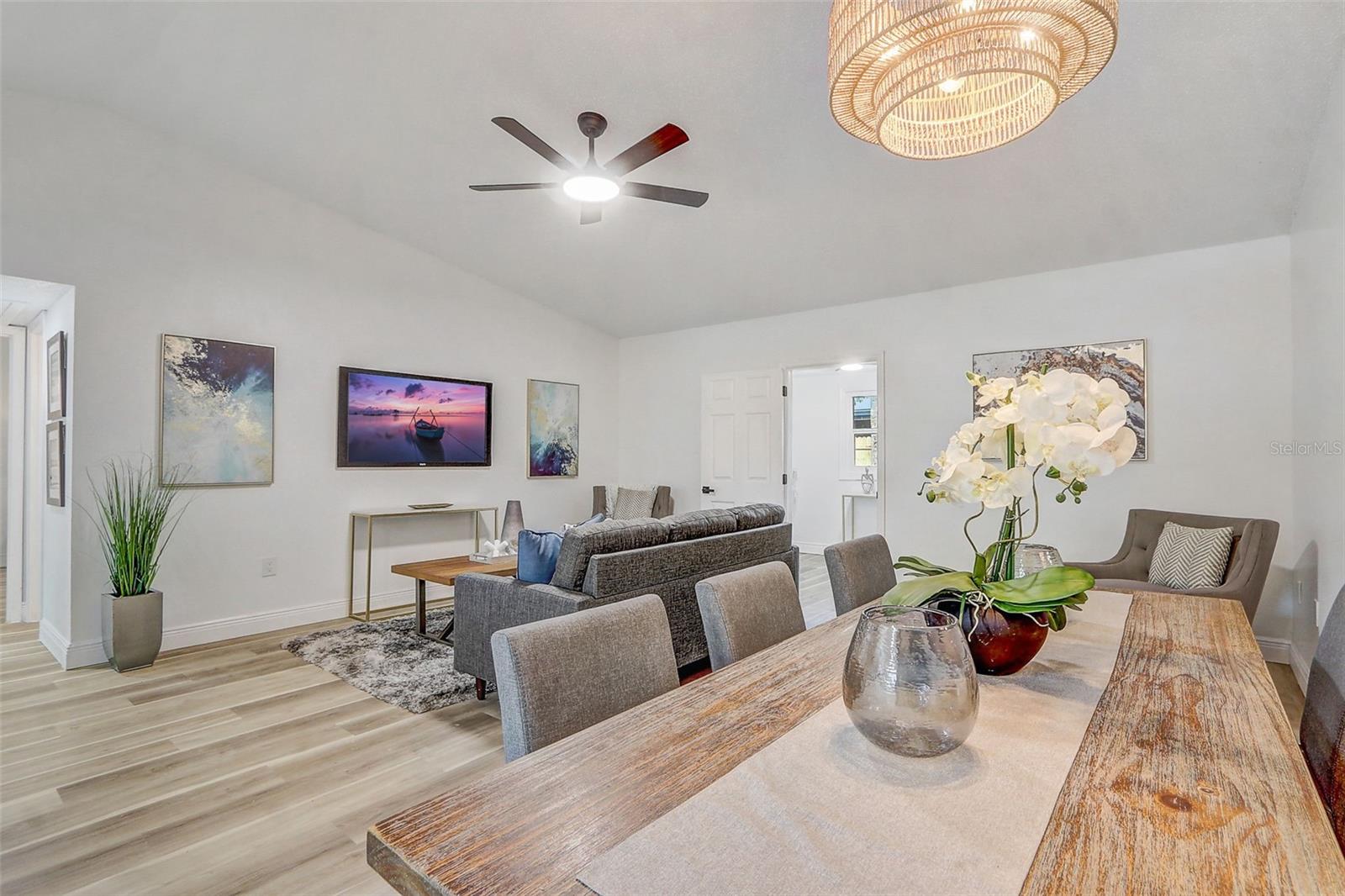 ROYAL MANOR VILLAS - Residential