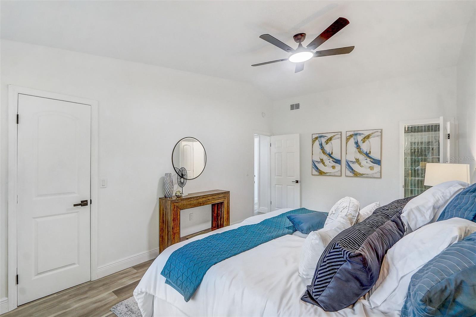 ROYAL MANOR VILLAS - Residential