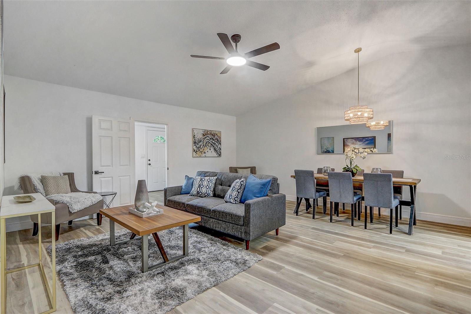 ROYAL MANOR VILLAS - Residential