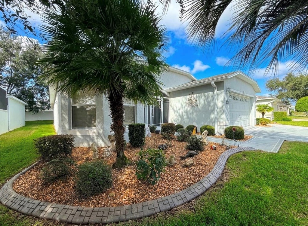 Photo of 16394 SW 15th Court, Ocala, FL 34473 (MLS # OM734684)