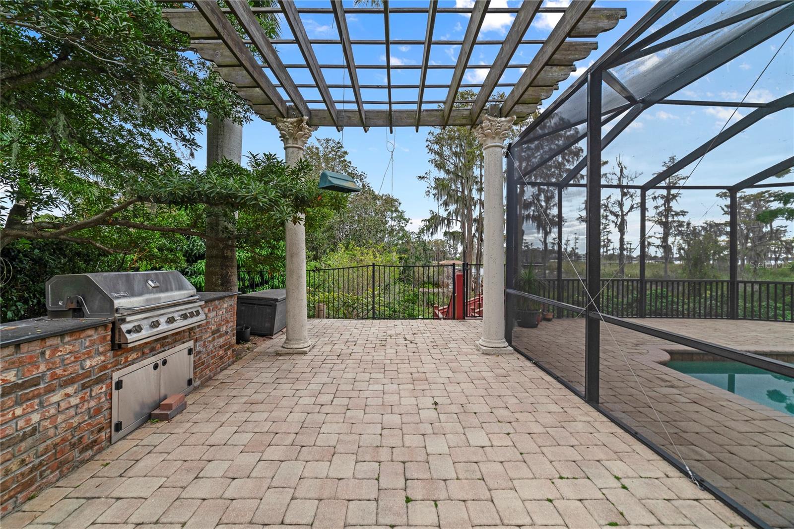 EMERSON POINTE - Residential