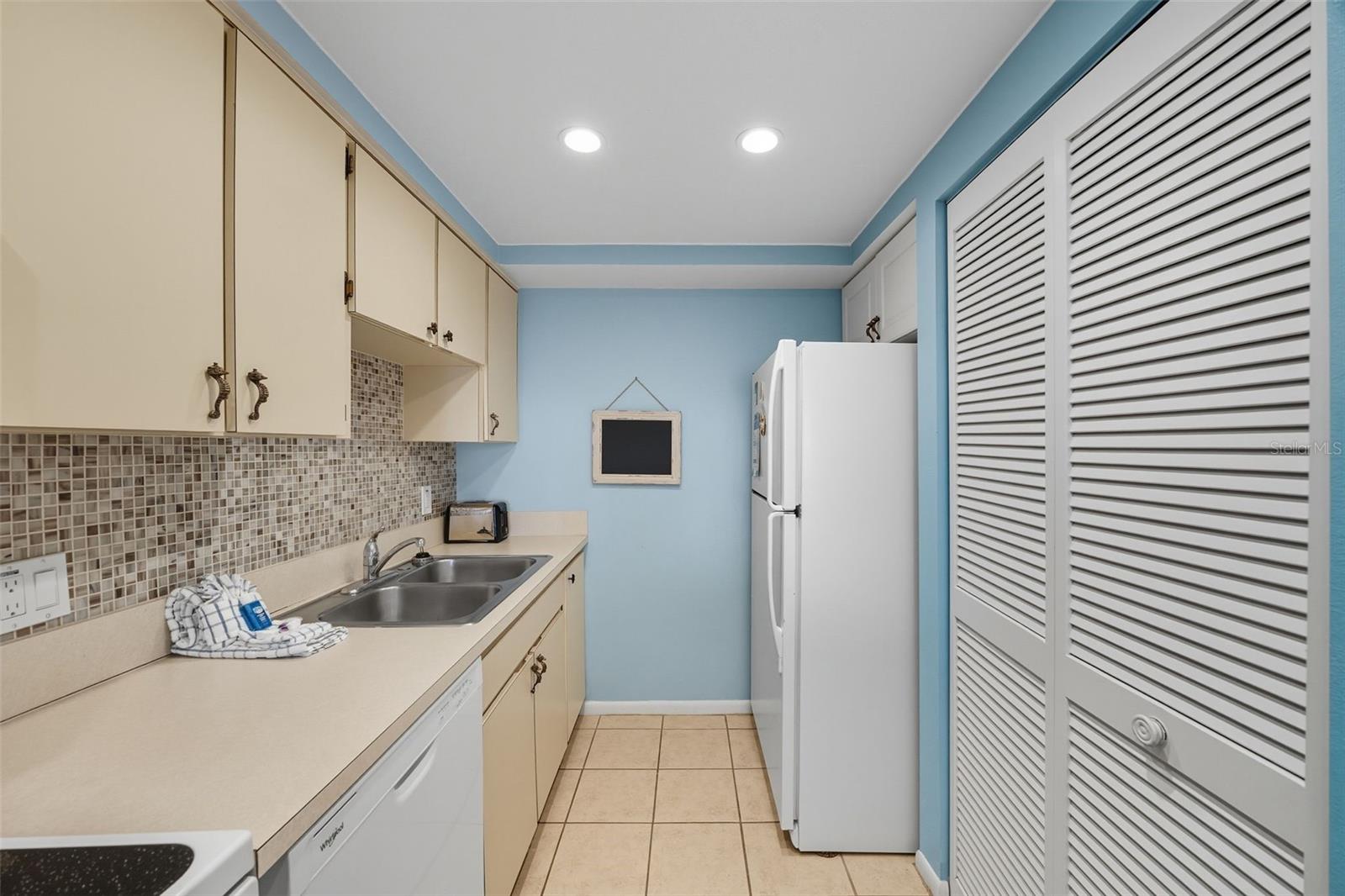 VILLA MADEIRA CONDO - Residential