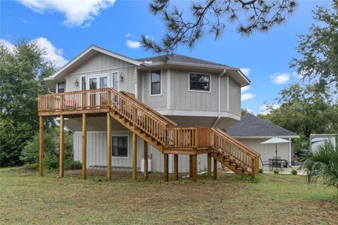 A home in EUSTIS