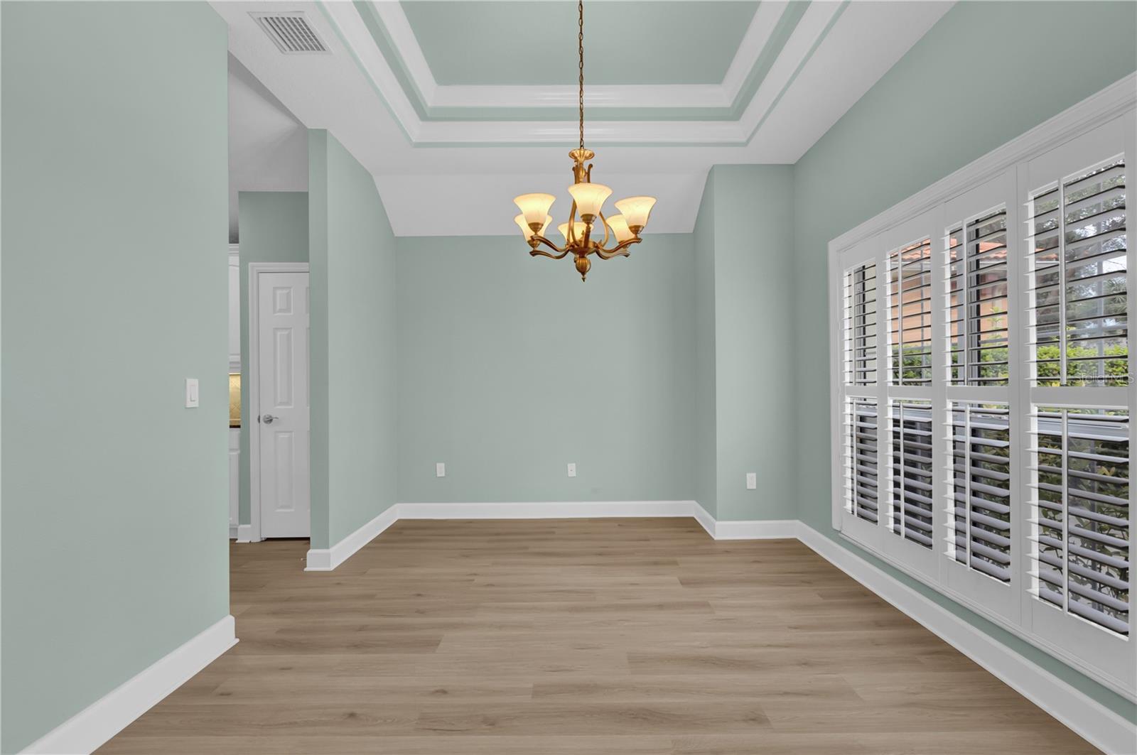 89 SOUTHLAKE DRIVE