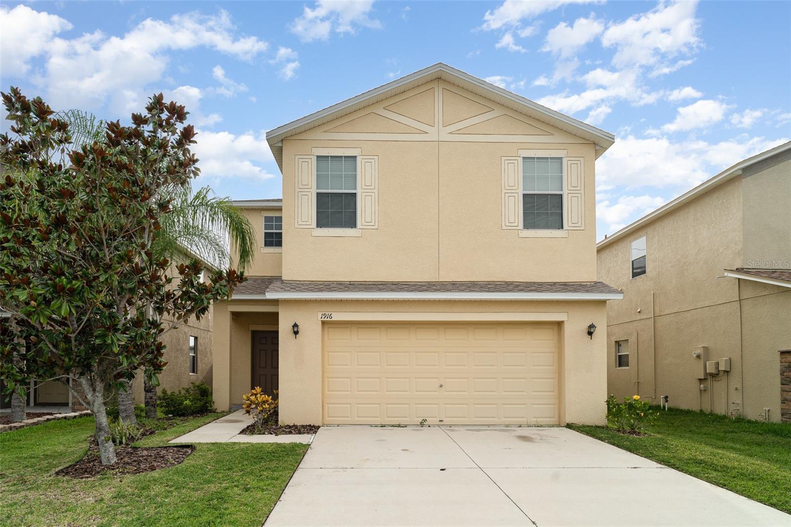Welcome to this stunning 3 bedroom, 2.5 bathroom two-story home located in the gated community of Hawks Point. This residence features tile flooring in the kitchen and all bathrooms, offering both durability and easy maintenance. The spacious kitchen boasts granite countertops, stainless steel appliances, and ample cabinet space perfect for cooking and entertaining.
Upstairs, you'll find a versatile game room ideal for a playroom or home office.
Enjoy outdoor living in the fully fenced backyard with a screened-in porch perfect for relaxing or hosting guests.
Don’t miss your chance to live in this beautiful home in Hawks Point community schedule your tour today!