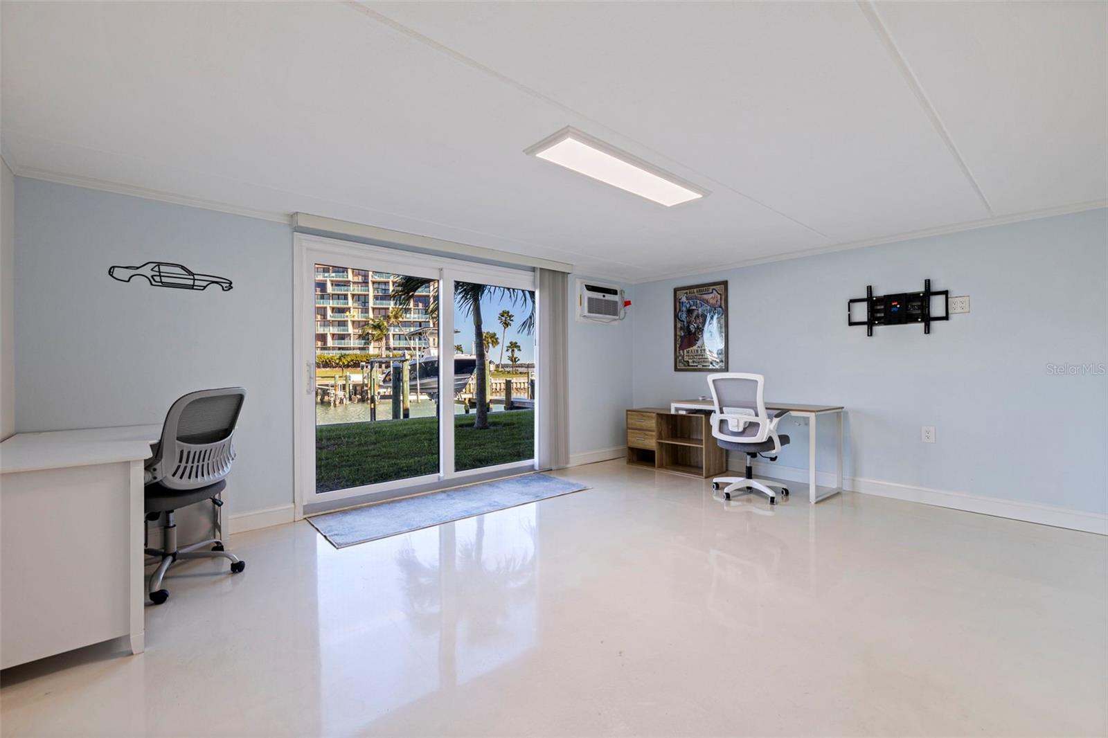 CAPRI LAGOONS CONDO - Residential