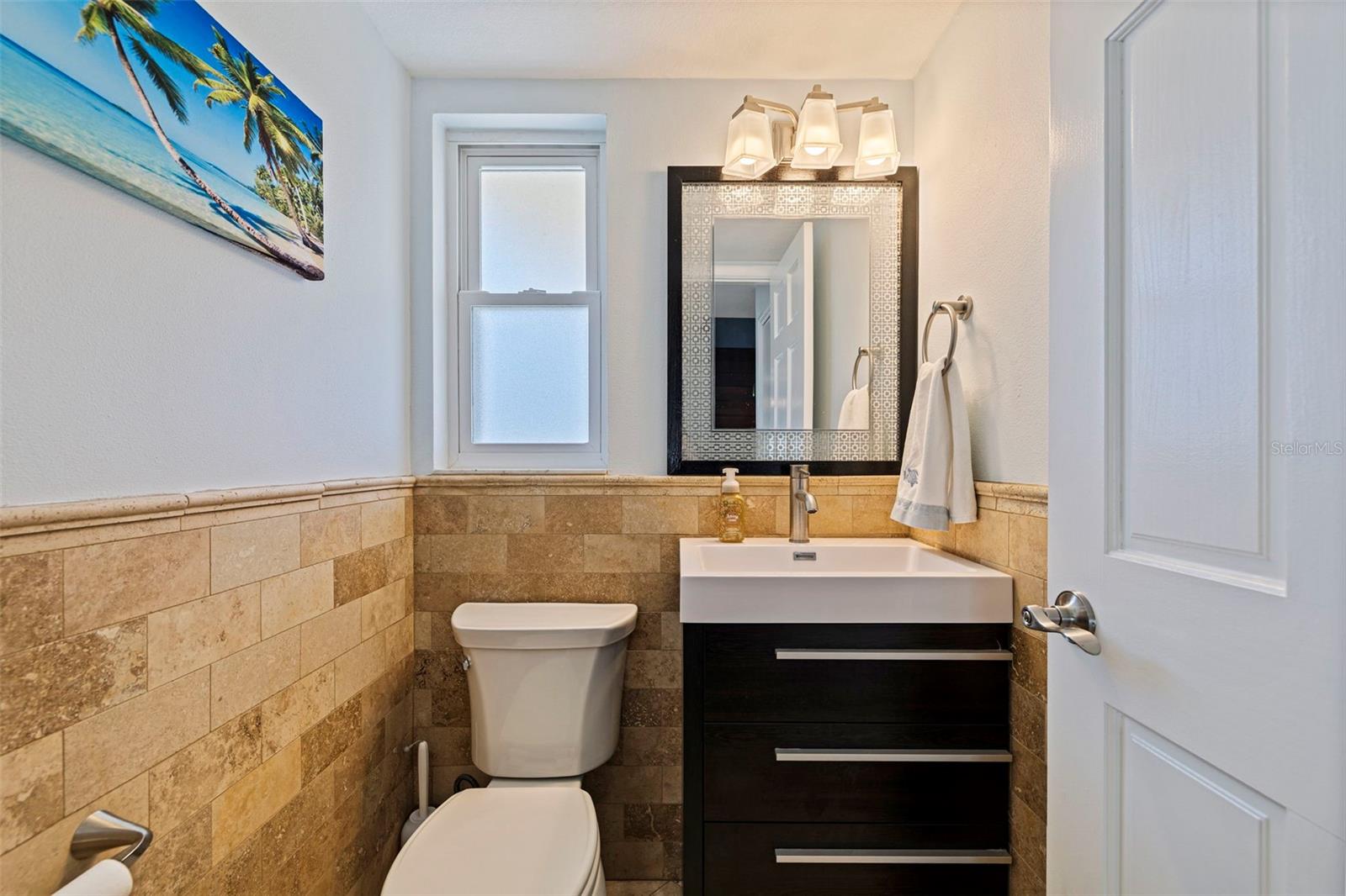 CAPRI LAGOONS CONDO - Residential