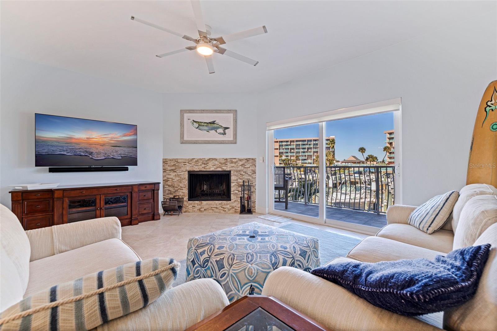 CAPRI LAGOONS CONDO - Residential