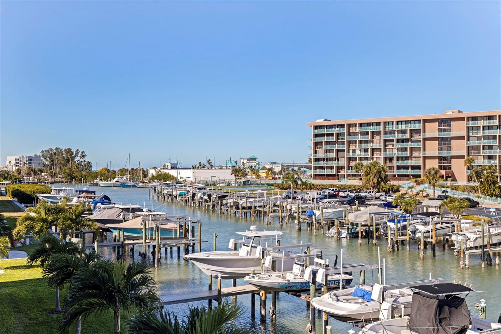 CAPRI LAGOONS CONDO - Residential