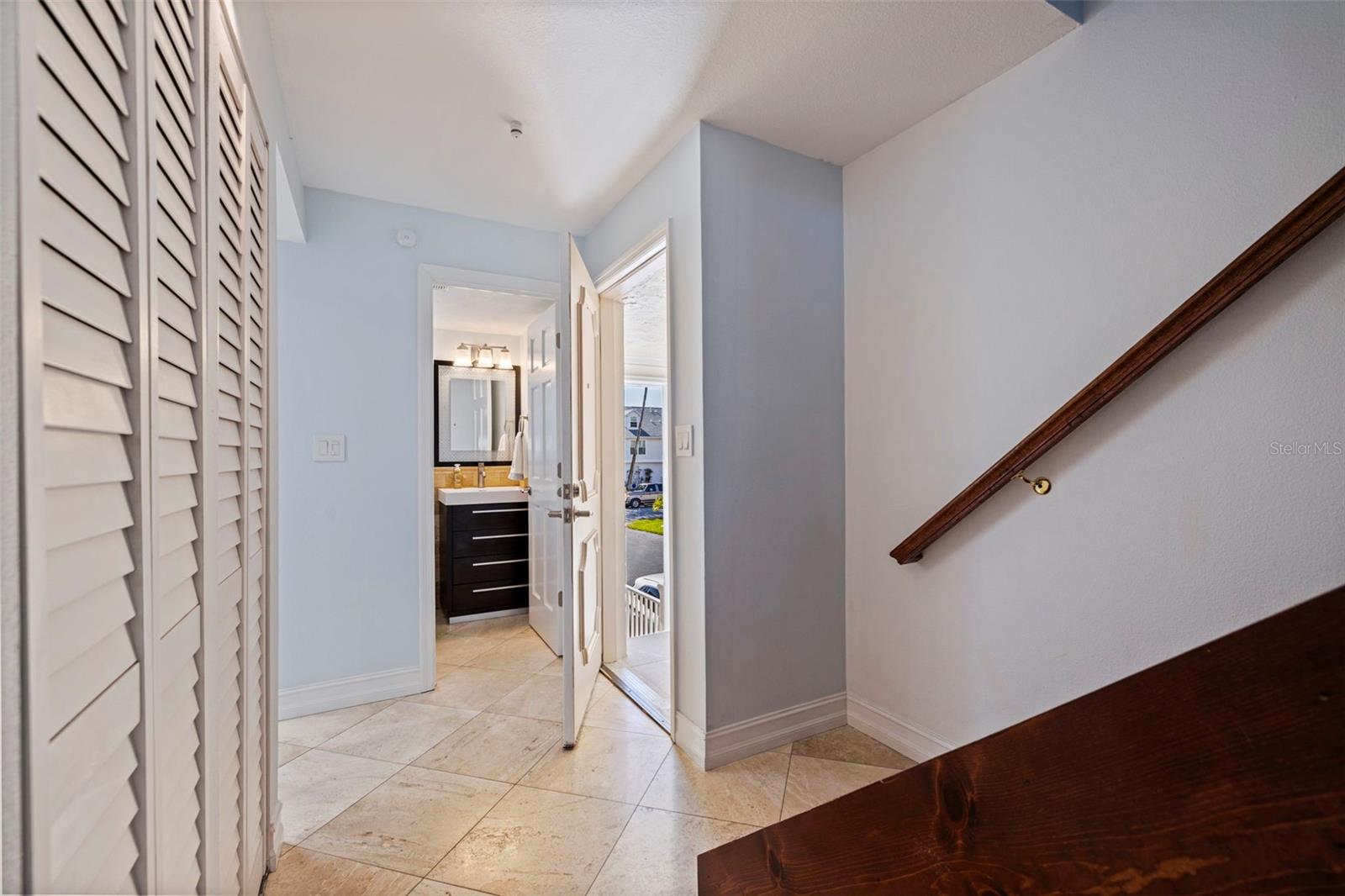 CAPRI LAGOONS CONDO - Residential