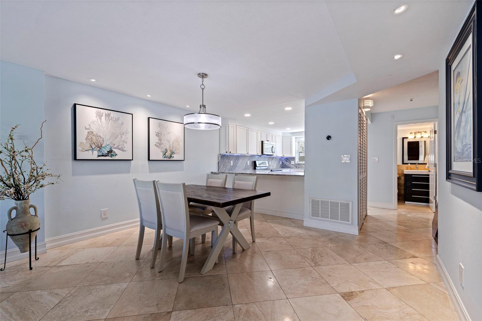 CAPRI LAGOONS CONDO - Residential