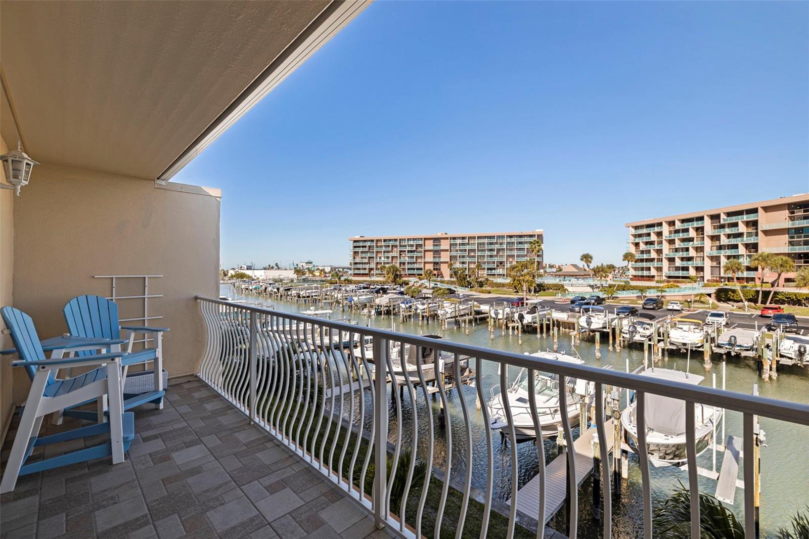 CAPRI LAGOONS CONDO - Residential