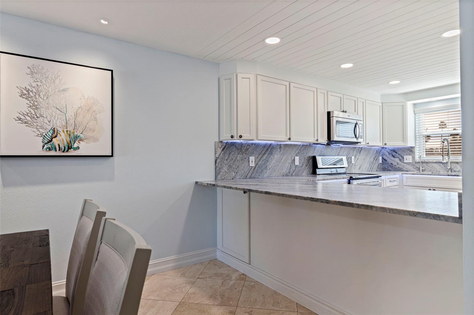 CAPRI LAGOONS CONDO - Residential