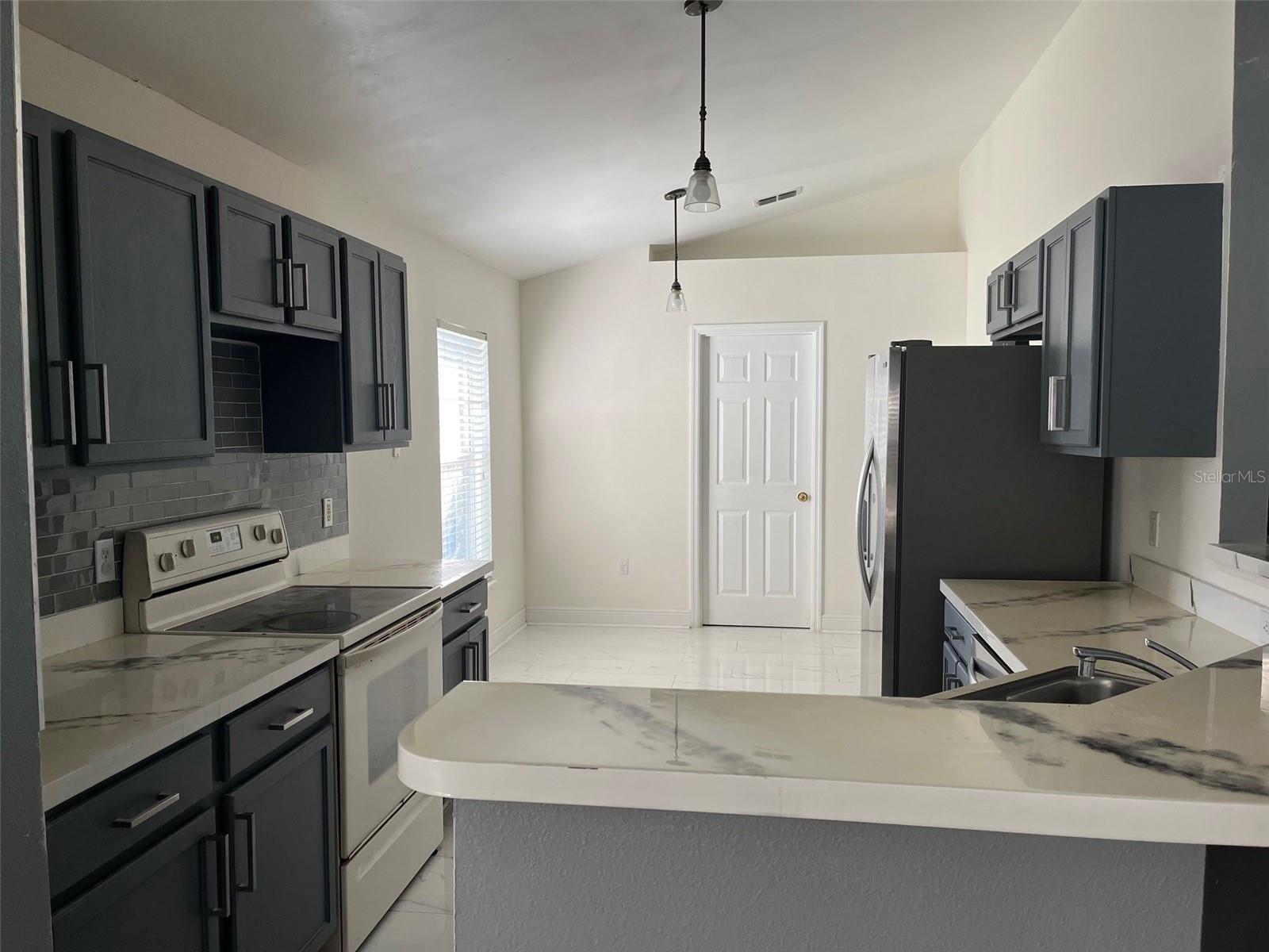 EUSTIS REMINGTON CLUB PH 02 LT 61 ORB - Residential Lease