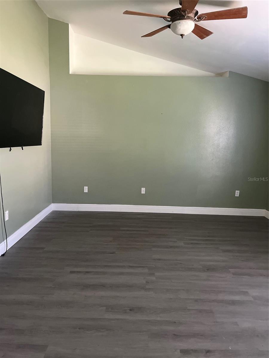 EUSTIS REMINGTON CLUB PH 02 LT 61 ORB - Residential Lease
