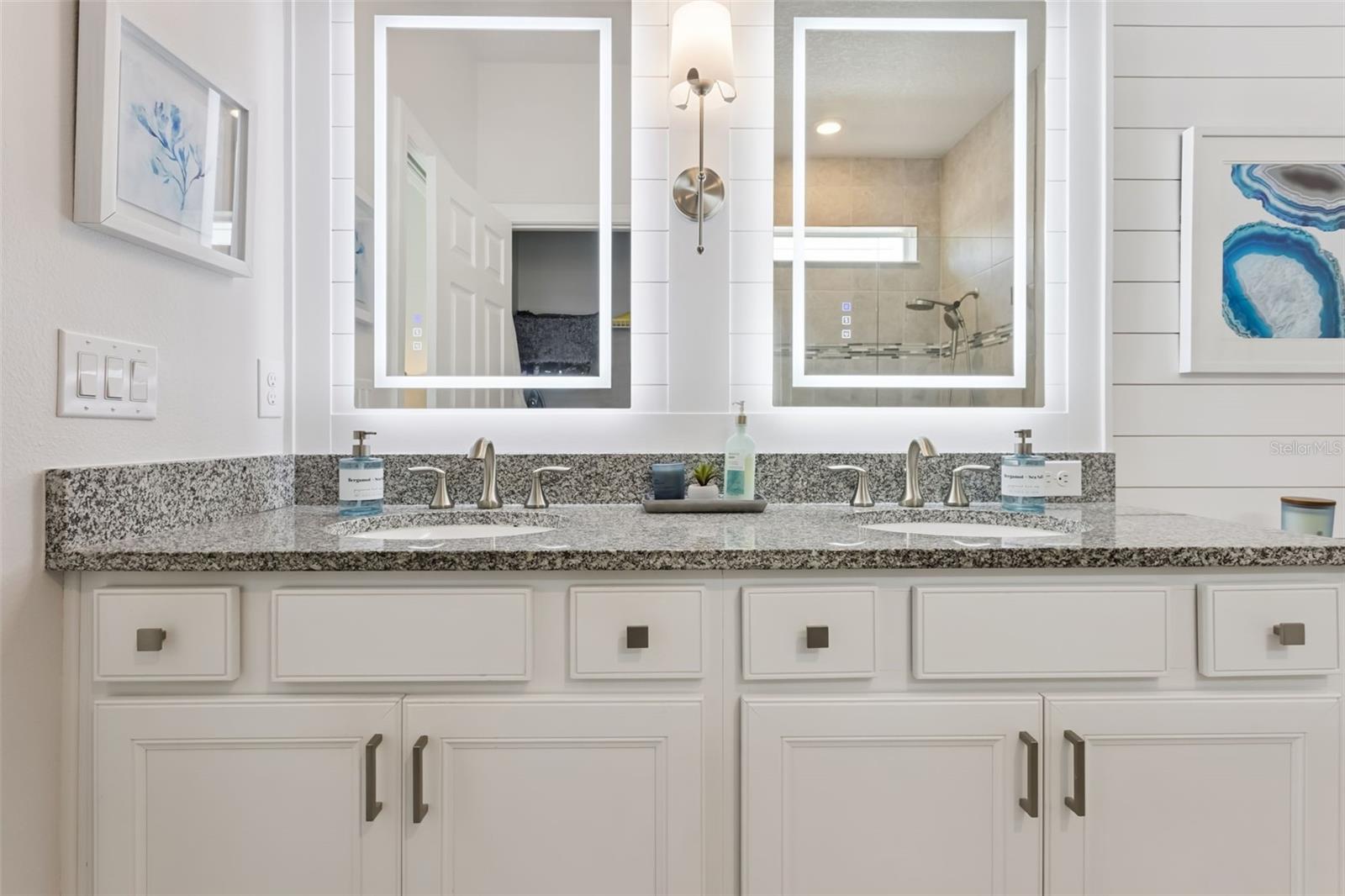 LONGLEAF AT OAKLAND - Residential