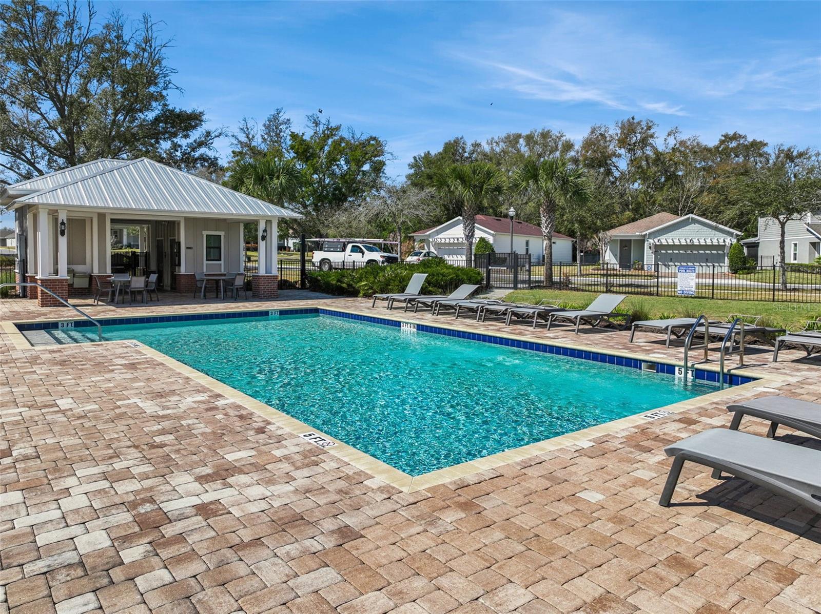 LONGLEAF AT OAKLAND - Residential