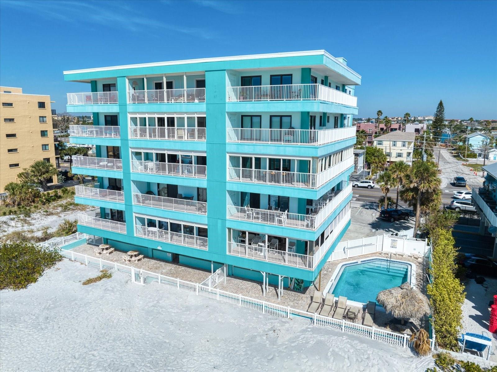 ARENA DE MADEIRA CONDO - Residential