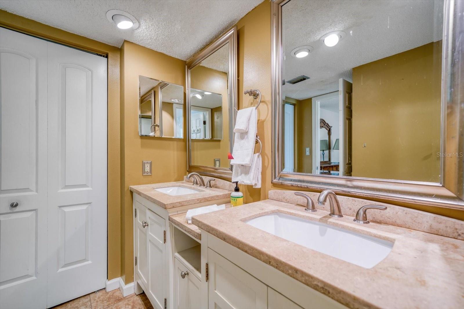 ARENA DE MADEIRA CONDO - Residential