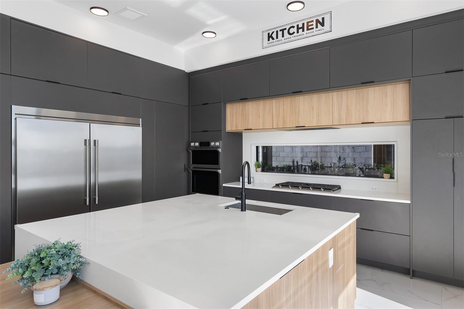 SIGNATURE LAKES - Residential