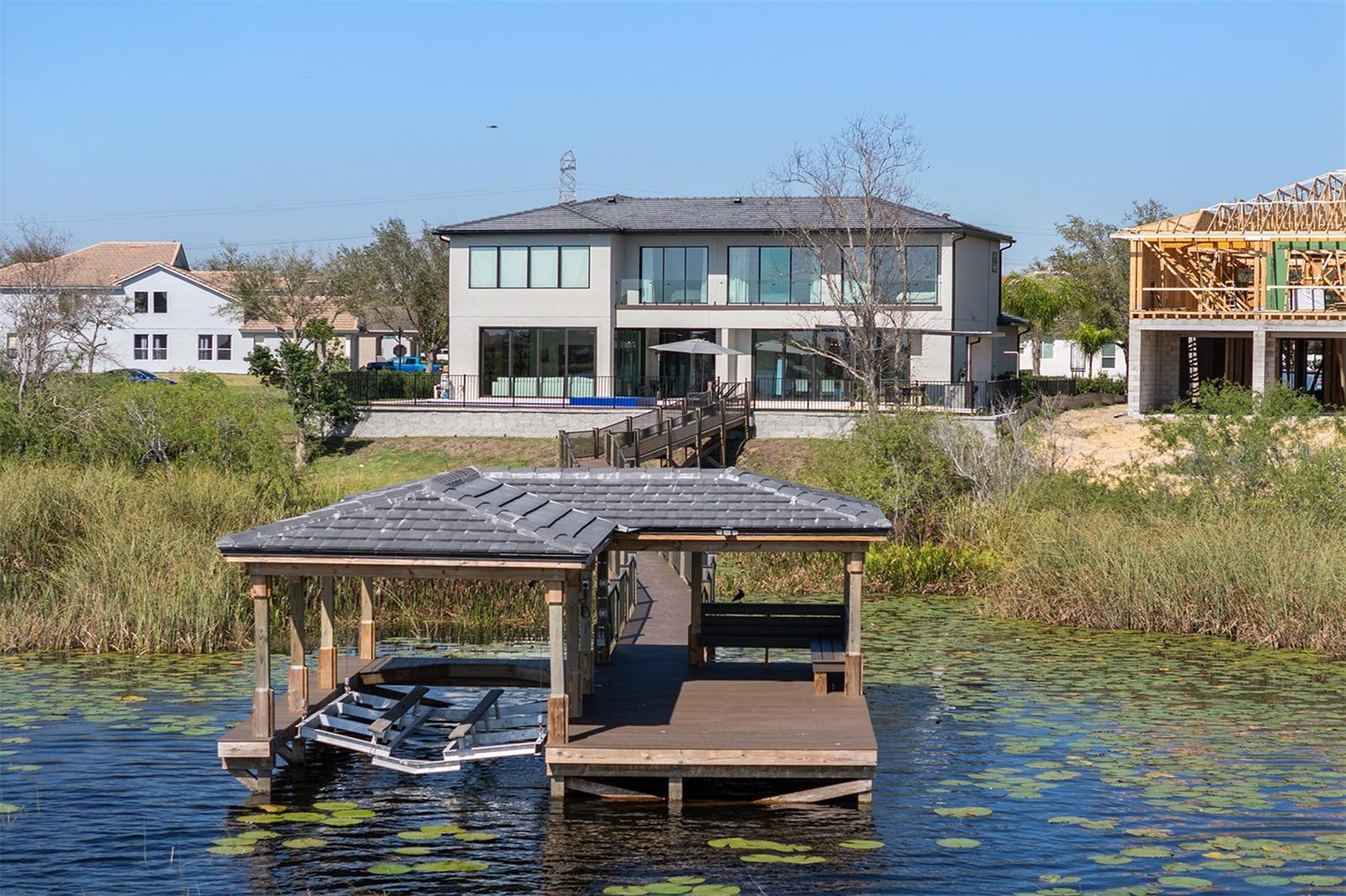 SIGNATURE LAKES - Residential