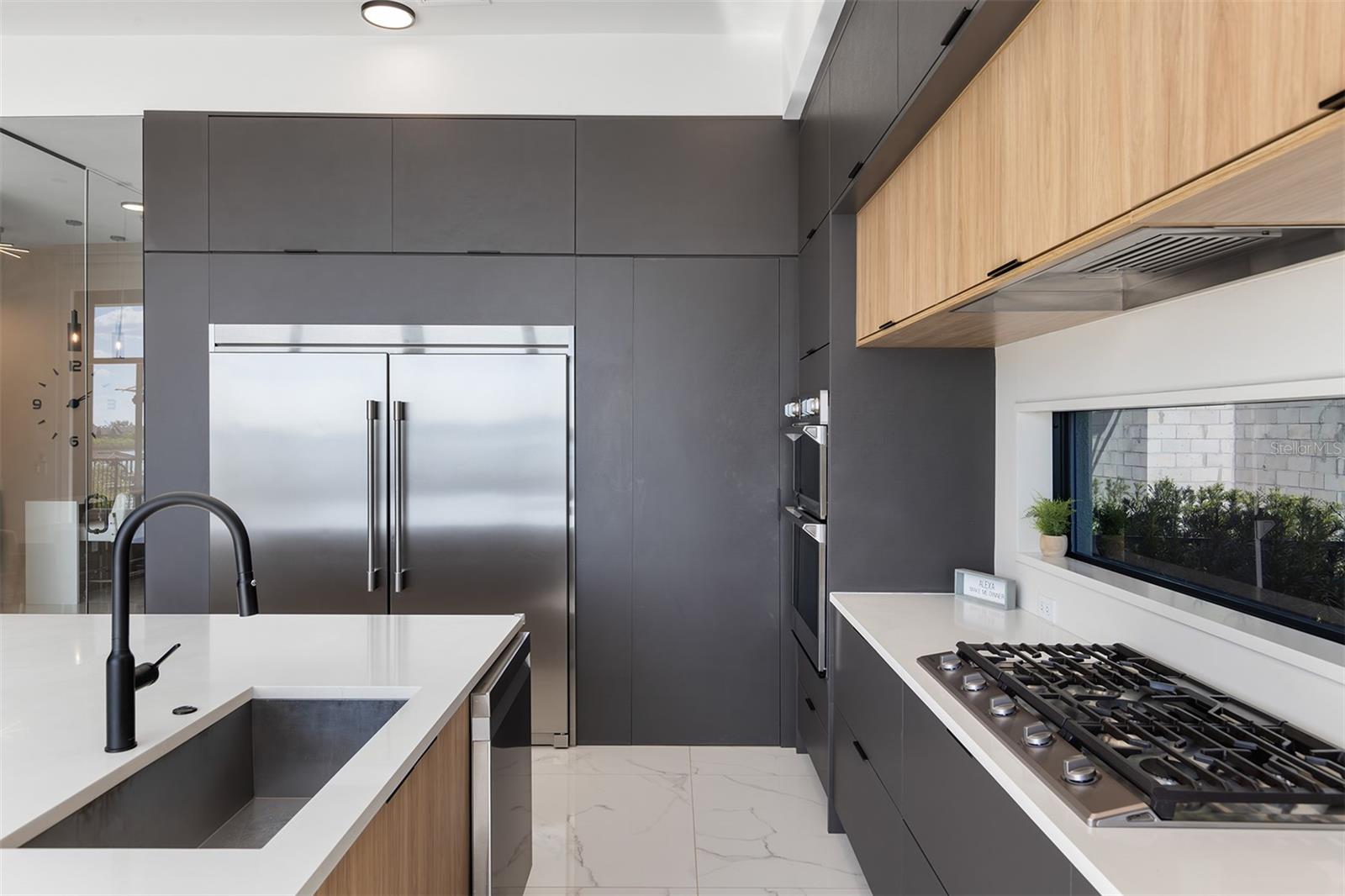 SIGNATURE LAKES - Residential